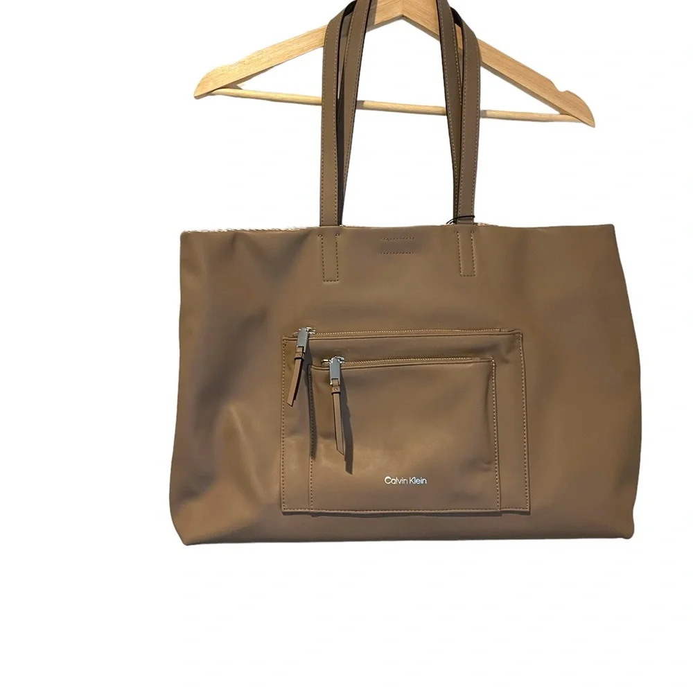 Calvin Klein Tan Tote Purse Shoulder Bag New With Tags - Picture 1 of 9